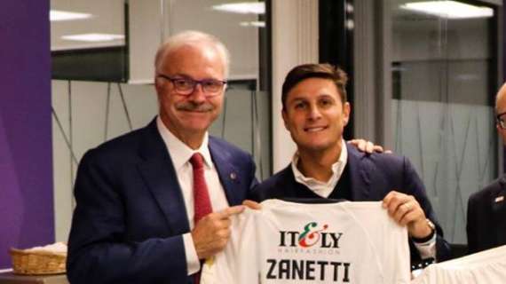 "Allenarsi per il futuro", la Revivre Milano regala la maglia a Zanetti