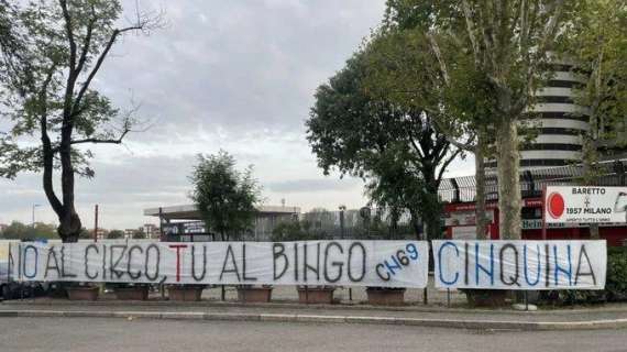 FOTO - Curva Nord, il derby non è ancora finito: gli ultras ricordano ai milanisti la 'cinquina'