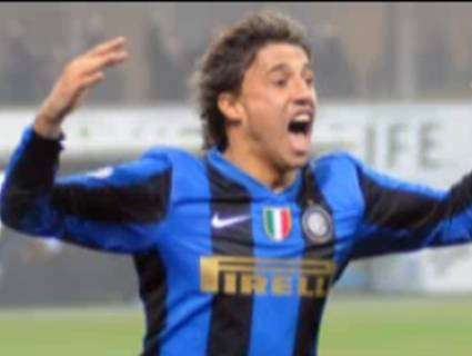 Maradona invita Crespo a lasciare l'Inter
