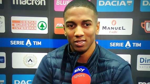 Young a Sky: "Pensiamo a vincere contro l'Udinese, non guardiamo il Milan"