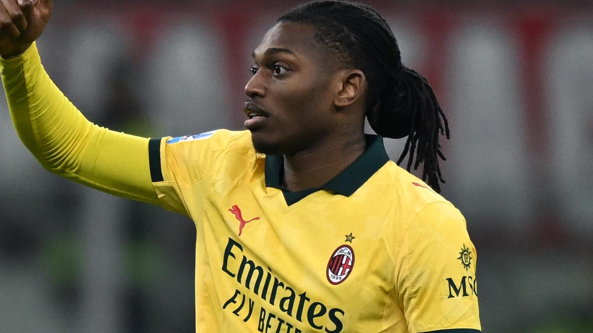 Scudetto, Leao non si lascia scoraggiare dal -7: "Non è uno sprint, ma una maratona"