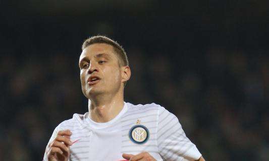 Vidic torna in gruppo, riscaldamento con la squadra