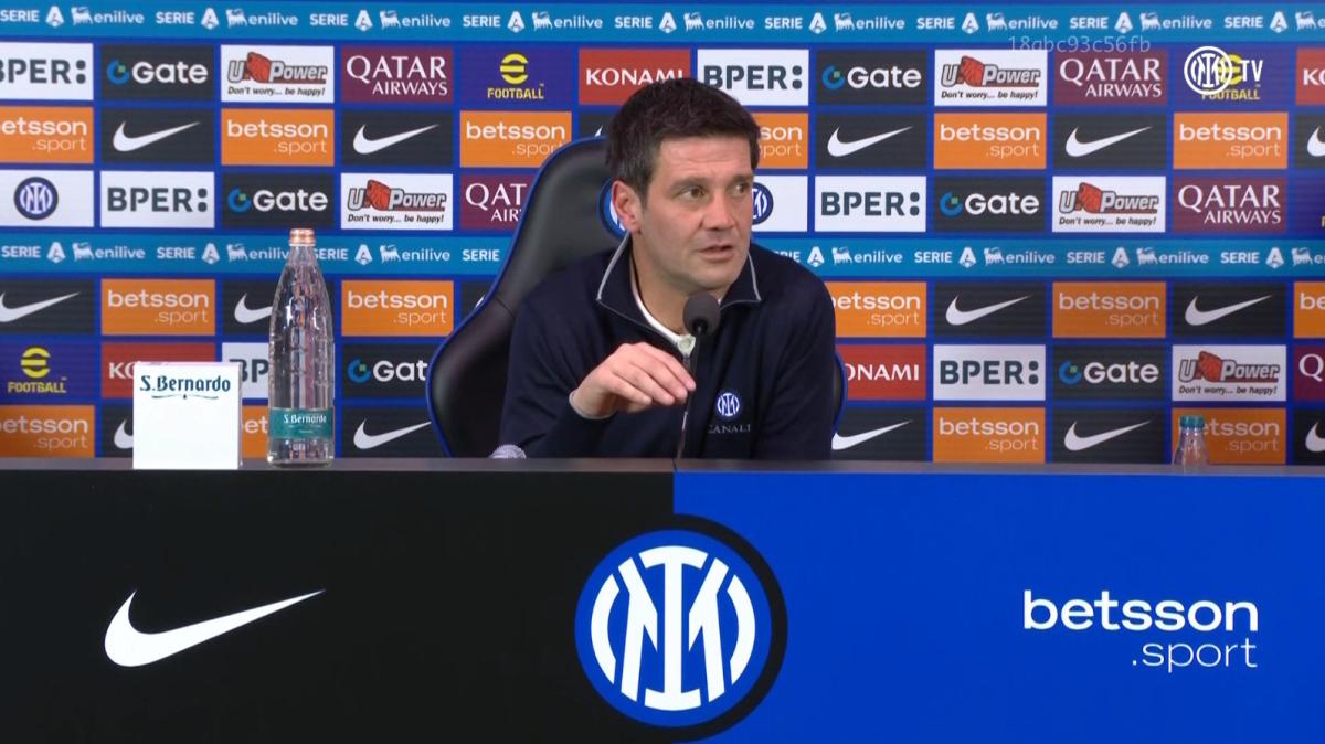 Chivu in conferenza: "Cosa ho imparato da Conte? Stasera ero focalizzato sull'Inter. Calhanoglu? Meglio se sto zitto"