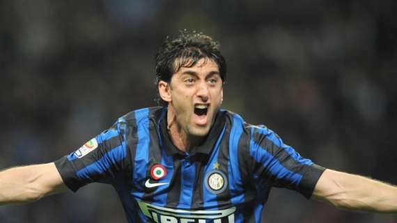 L'Inter ricorda il Principe Milito: "Sei gol contro il Milan, un uomo derby!"