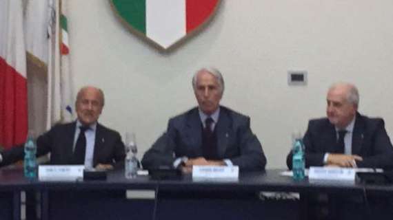 Malagò: "Extra Ue, riduzione per sport di squadra"