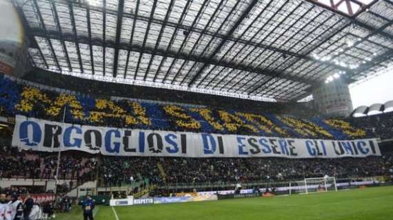 FOTO - Lo spettacolo in Curva Nord: "Mai stati in B"
