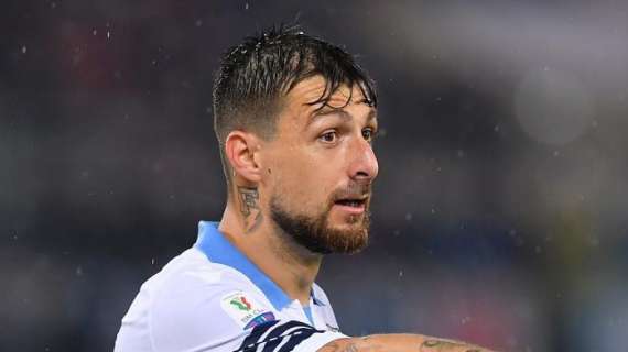 Lazio, Acerbi: "L'anno scorso dopo la vittoria con l'Inter abbiamo sbagliato. Non possiamo arrivare ottavi"