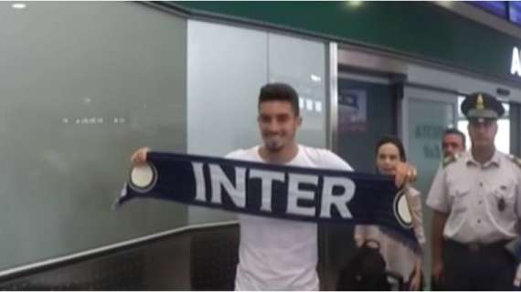 Alex Telles è arrivato a Milano: "Prontissimo per il derby. Inter da titolo"
