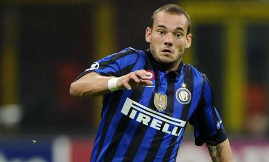 Van der Vaart sfida Sneijder sui calci piazzati