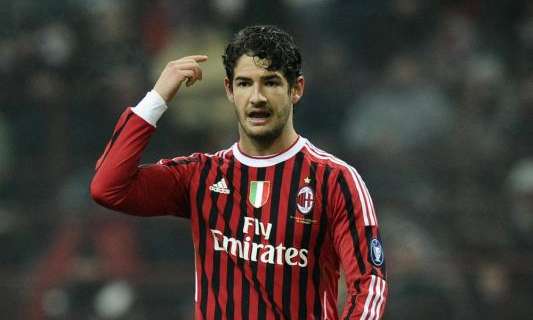 Tim Cup, Milan ok: Pato fischiato segna e... si fa male!