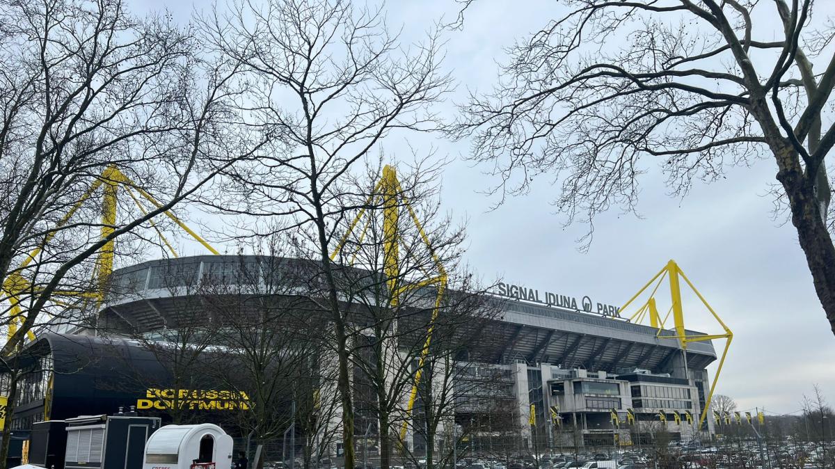 VIDEO - A Dortmund fa freddo, in attesa che i tifosi scaldino l'ambiente 