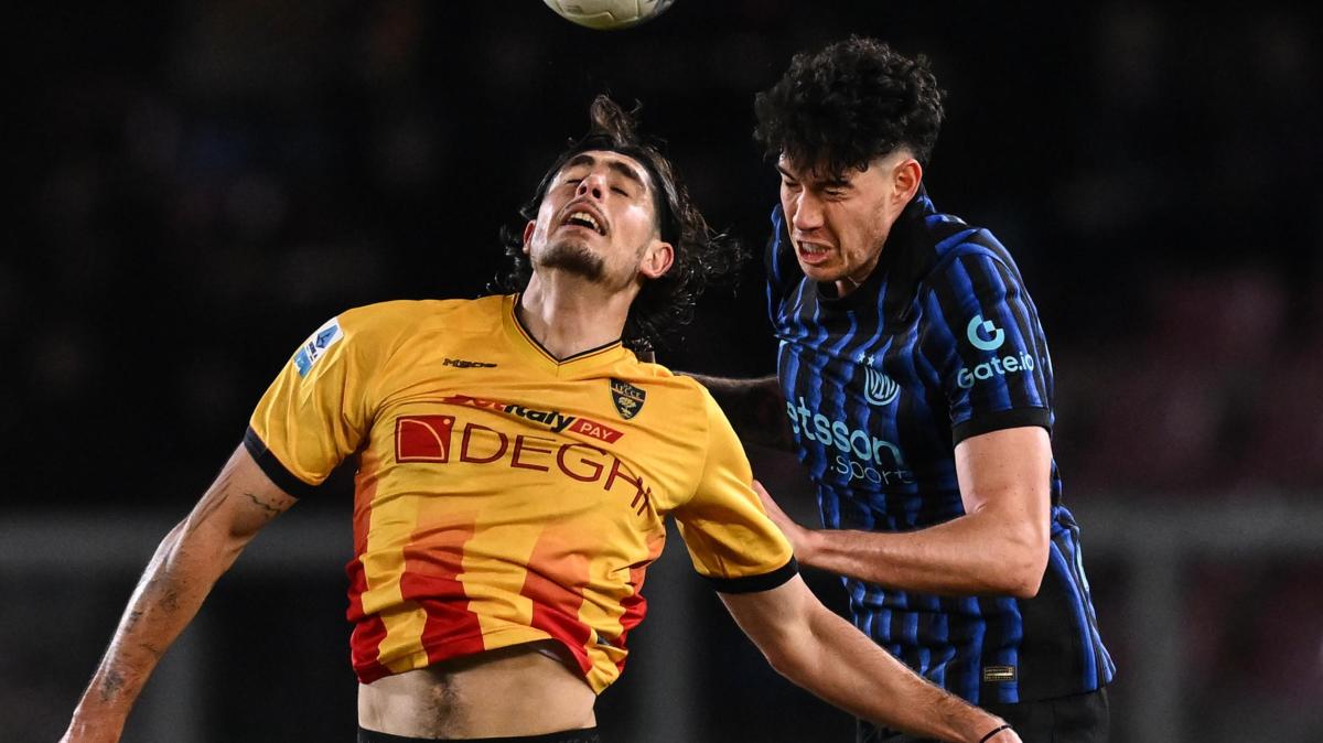 Chivu e l'Inter si stringono attorno a Bastoni: 90' minuti di fischi al Via del Mare. Ma perché solo lui?