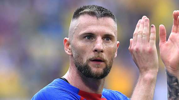 Il PSG propone Skriniar al Napoli per abbassare le pretese per Kvara, ma gli azzurri fanno dietrofront. Il punto