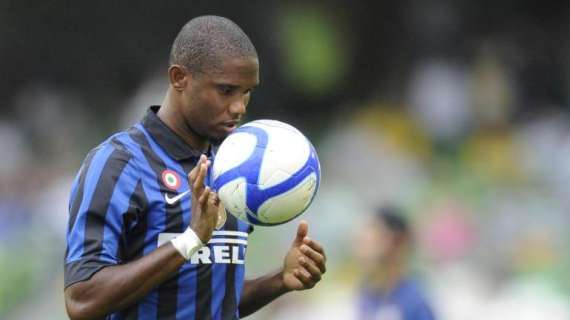 Samuel Eto'o e i cellulari: una passione infinita