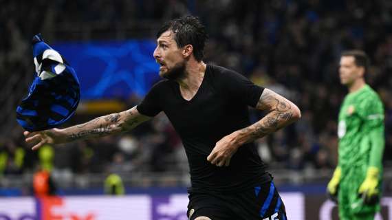 Di Francesco si complimenta con il fedelissimo Acerbi: "Trascinatore dell'Inter in una partita epica". Poi racconta un aneddoto