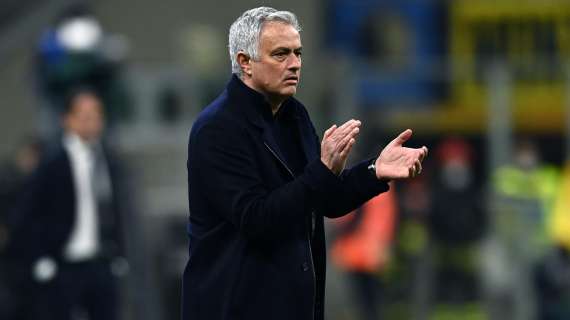 Carles Perez e Smalling salvano Mourinho: la Roma rimonta la Salernitana nel finale, 2-1 all'Olimpico 