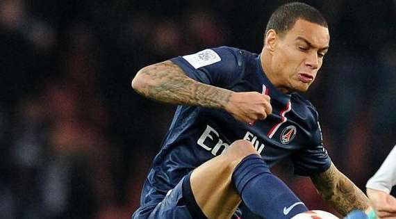 L'Inter fa sul serio per Van der Wiel. Moratti svela: "Con Leonardo..."