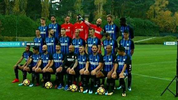 Appiano, tutta l'Inter in posa per la foto ufficiale