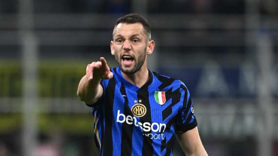 Sky - Possibile ballottaggio in difesa per Inzaghi in vista della gara col Feyenoord: l'ex De Vrij insidia Acerbi