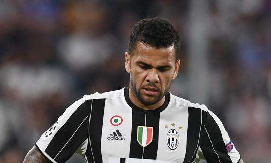 Dani Alves out tre mesi: perone fratturato. Bonucci...