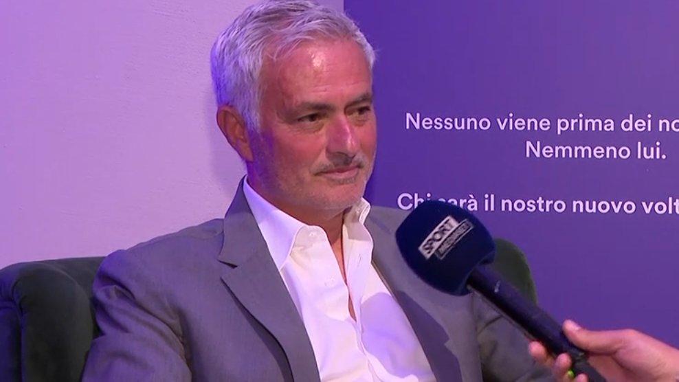 Mourinho: "Chivu è stato intelligente. Scudetto, aspettiamo gli ultimi punti"