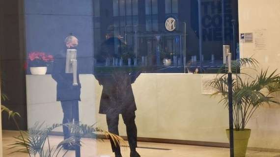 VIDEO - Lautaro, qualcosa si muove: gli agenti del Toro nella sede dell'Inter