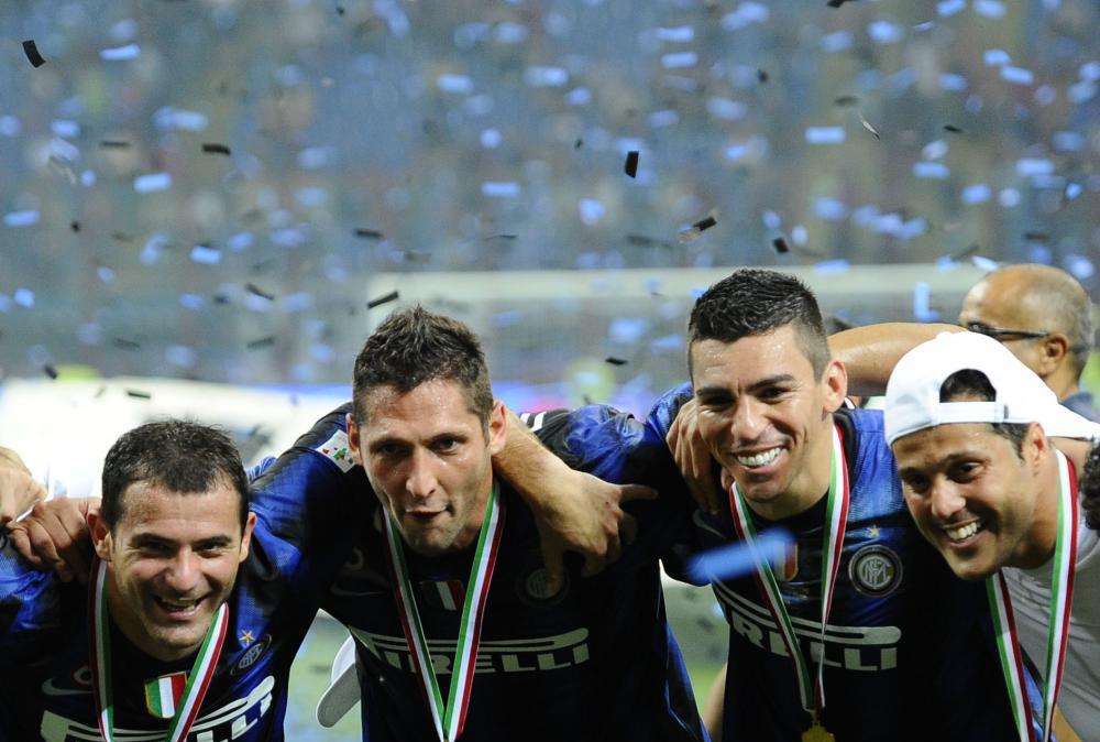 Balletto intorno alla Coppa: coreografia by Sneijder!