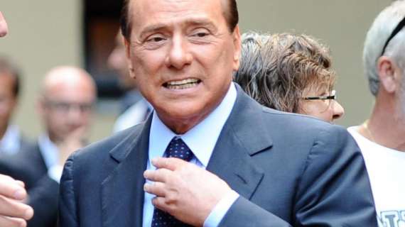 Berlusconi tragicomico: "Oggi decisioni discutibili" 