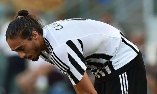 Juventus, Caceres operato: sono cinque i mesi di stop