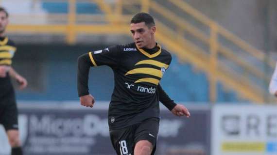 H'Maidat: "Sogno la Serie A con il Como, così posso affrontare Hakimi. Dobbiamo scambiarci la maglia"