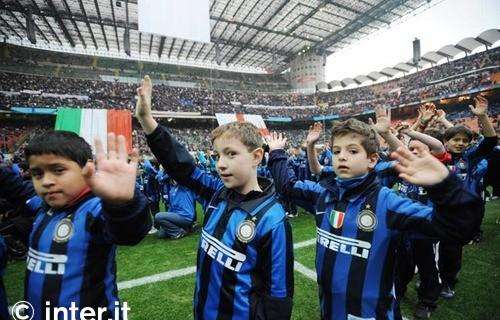 Inter-Chievo, sfilano i bambini delle Scuole Calcio