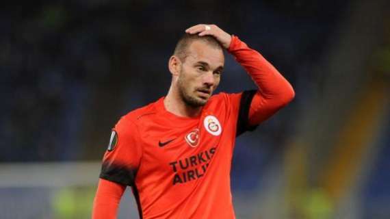 Galatasaray, Sneijder liquidato da Tudor: "Meglio che se ne vada, non c'è posto per lui qui"