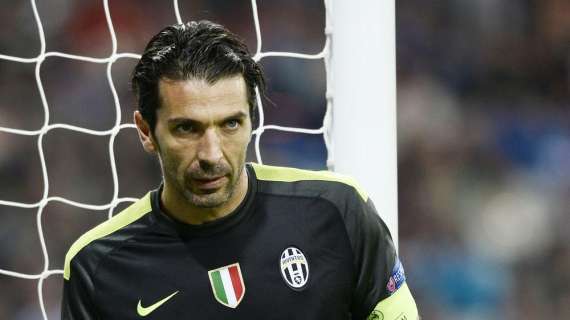 Buffon: "Scudetto, c'è anche l'Inter. Conte dice che diamo fastidio? Non succede solo con la Juventus"