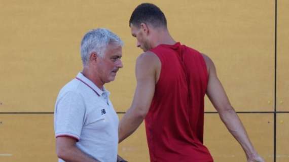 Mourinho: "Pensavo di poter avere Dzeko in rosa. Il suo addio è stato una sorpresa"