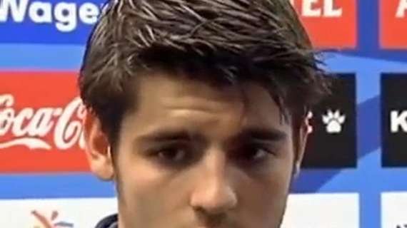 VIDEO - Morata, curiosa grana con un tifoso per un autografo: "Fermati o mi faccio investire" 