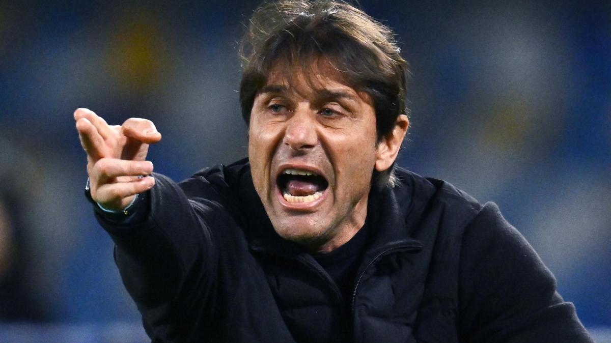 Napoli, Conte: "Panchina d'oro prestigiosa, non è facile vincere qui". Poi la risposta ad Allegri