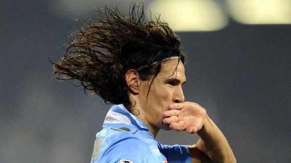 Cavani, è distorsione di 1° grado alla caviglia