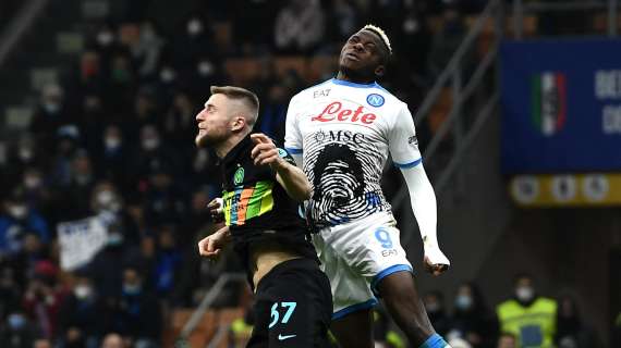 GdS - Skriniar ritrova Osimhen: l'abbraccio dopo la paura. Pronto lo scambio di maglia dopo Napoli-Inter