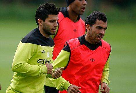 T&eacute;vez si allena con il nuovo compagno Ag&uuml;ero