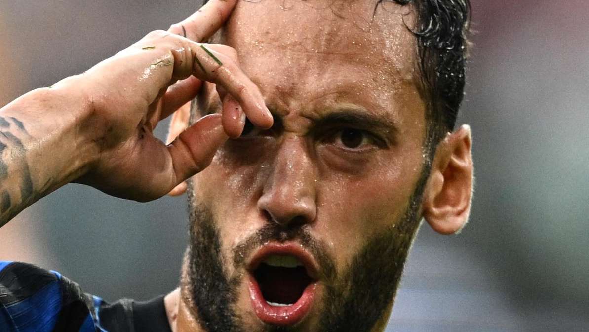 Hakan Calhanoglu fa 100 con la Turchia, Cakir: "Per noi è un leader, un giocatore speciale"