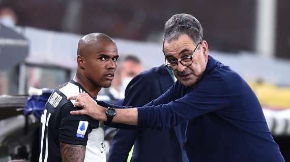 Juve, si ferma ancora Douglas Costa: resterà ai box almeno fino alla sfida col Lione 