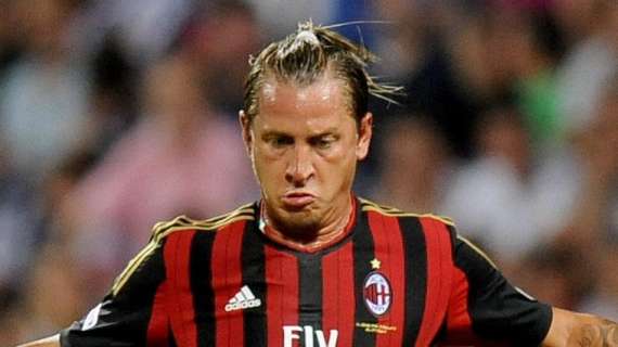 Stangata al Milan: 4 turni a Mexes e porte chiuse!