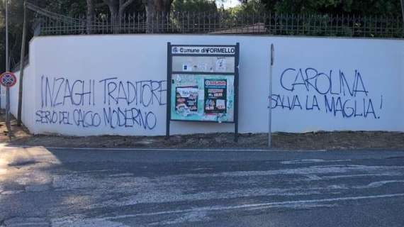 Formello, scritte contro Simone Inzaghi: "Traditore, servo del calcio moderno"
