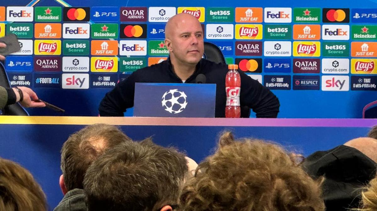 Liverpool, Slot in conferenza: "Rigori così in Premier non si fischiano. Ma tante volte abbiamo avuto decisioni contro..."