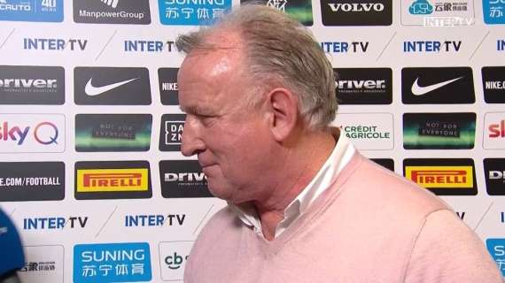 Brehme: "Spero che l'Inter vinca lo Scudetto". Poi il siparietto in diretta con Zanetti