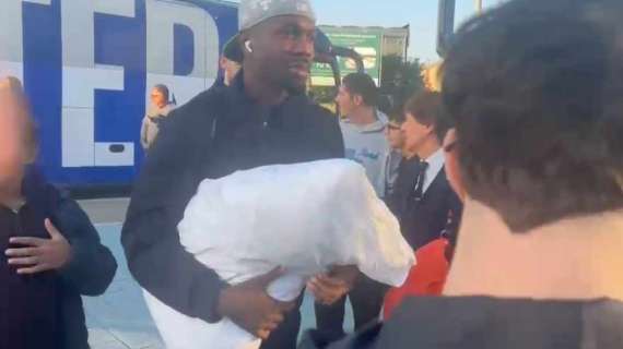 VIDEO - Inter partita in direzione Empoli: il curioso arrivo di Marcus Thuram alla stazione di Rho