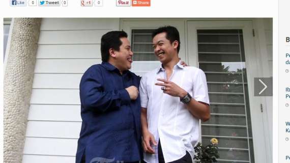 FOTO - Thohir, sorrisi con il campione di badminton