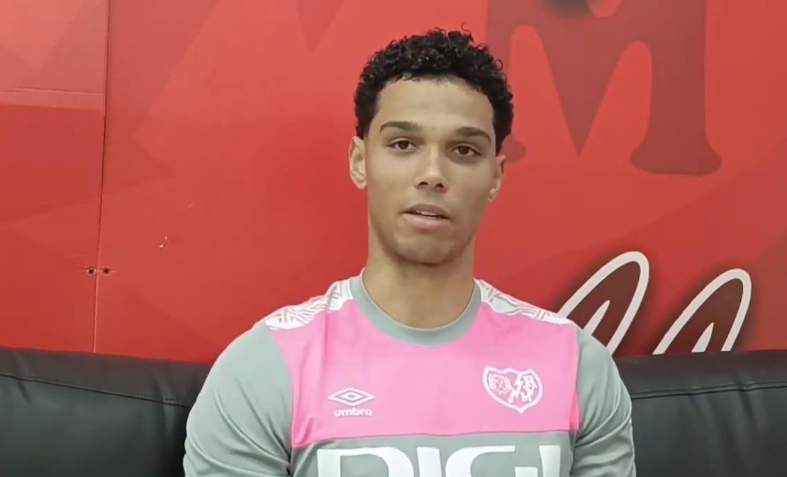Etienne Eto'o: "Ci sono alcune piccole cose in cui somiglio a mio padre. Ma voglio fare la mia carriera"