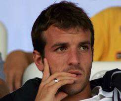 Van der Vaart recupera e lancia la sfida all'Inter