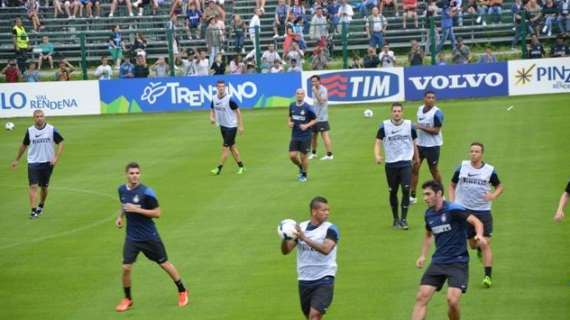 I difensori al lavoro. Da Mazzarri tanti consigli per...